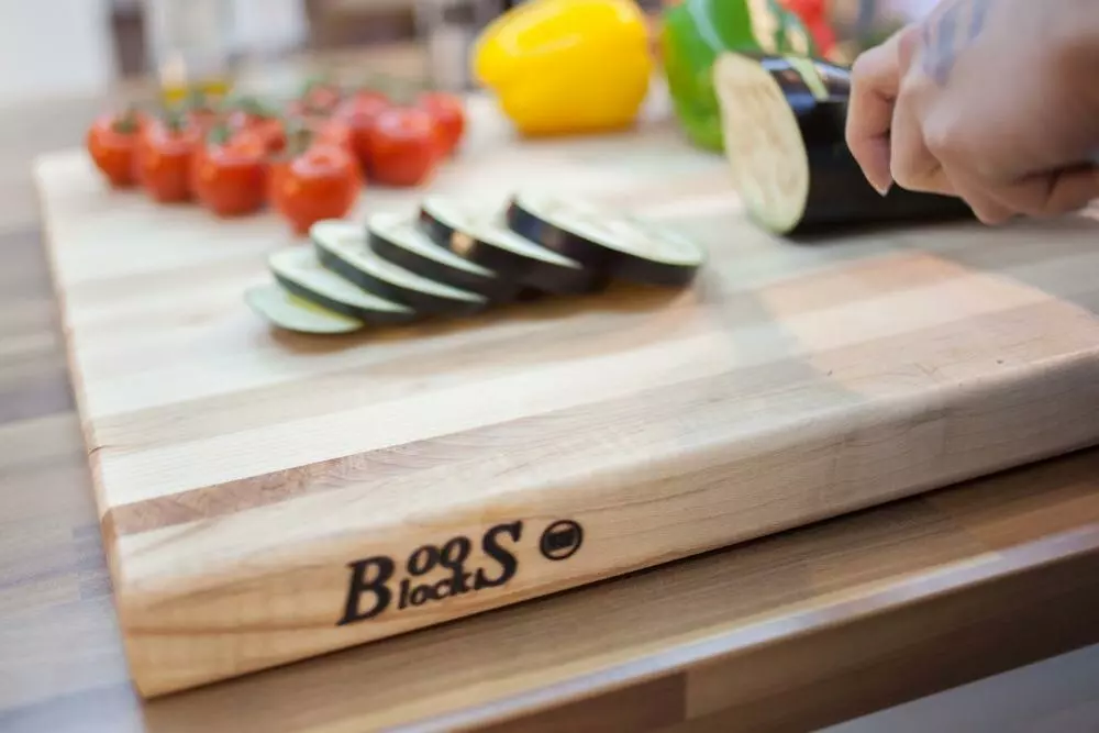 Boos Blocks Schneidebrett Ahorn Mit Griffmulden 3 Boos Blocks Schneidebrett Ahorn Mit Griffmulden – Bild 3