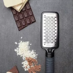 Microplane 2-Wege-Reibe Home In Schwarz 6 Microplane 2-Wege-Reibe Home In Schwarz -Kaffee Espresso Verkäufe MP Home Series Ribbon Grater 44009 chocolate neu l