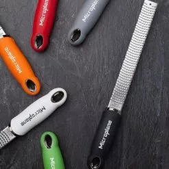 Microplane Zester/Reibe Premium In Rot -Kaffee Espresso Verkäufe MP Premium Classic Series Zester group b neu 1 l