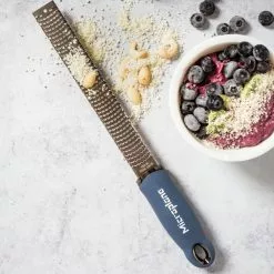 Microplane Zester-Reibe PREMIUM CLASSIC In Denim Blau -Kaffee Espresso Verkäufe Microplane Premium Classic 46223 Zester Denim Blue Smoothie Bowl 2