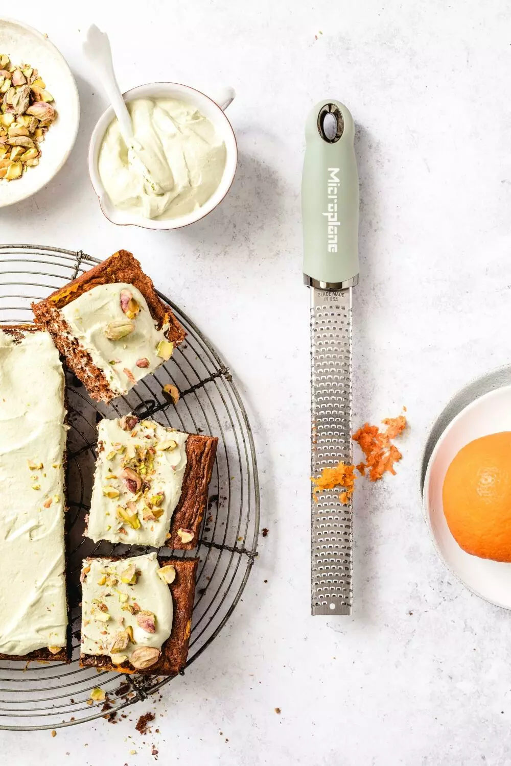 Microplane Zester-Reibe PREMIUM CLASSIC In Salbei Grün 2 Microplane Zester-Reibe PREMIUM CLASSIC In Salbei Grün – Bild 2